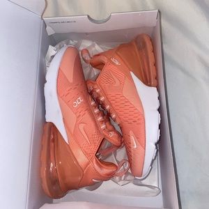 Airmax 270! Size 7! Brand new never worn in the box